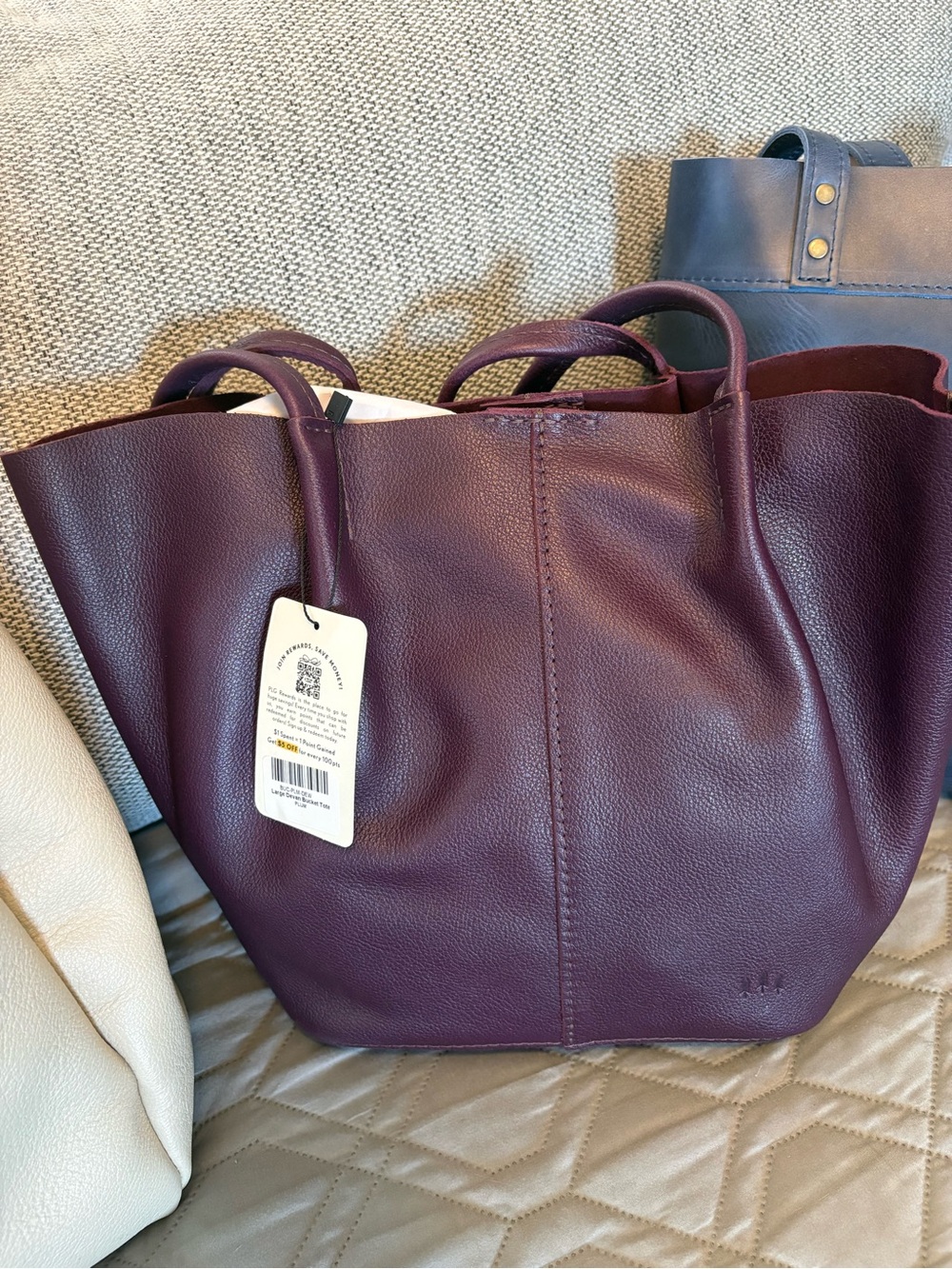 Portland Leather goods large Devan bucket, tote, plum NWT